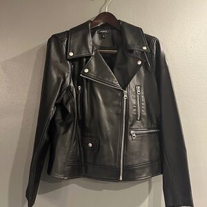 *NEVER WORN/NO TAGS* Torrid Size 2 Faux Leather Asymmetrical Moto Jacket